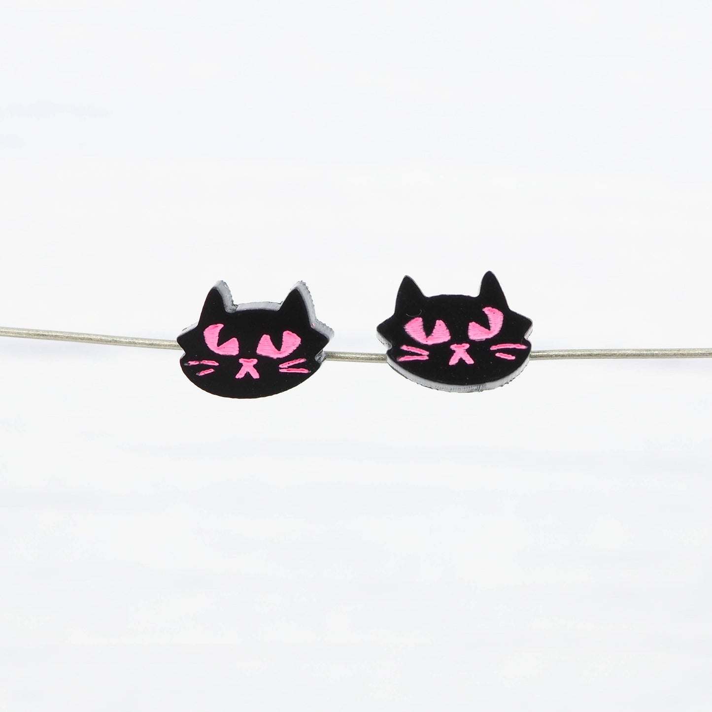 Black Pink Eyed Cat Halloween Stud Earrings