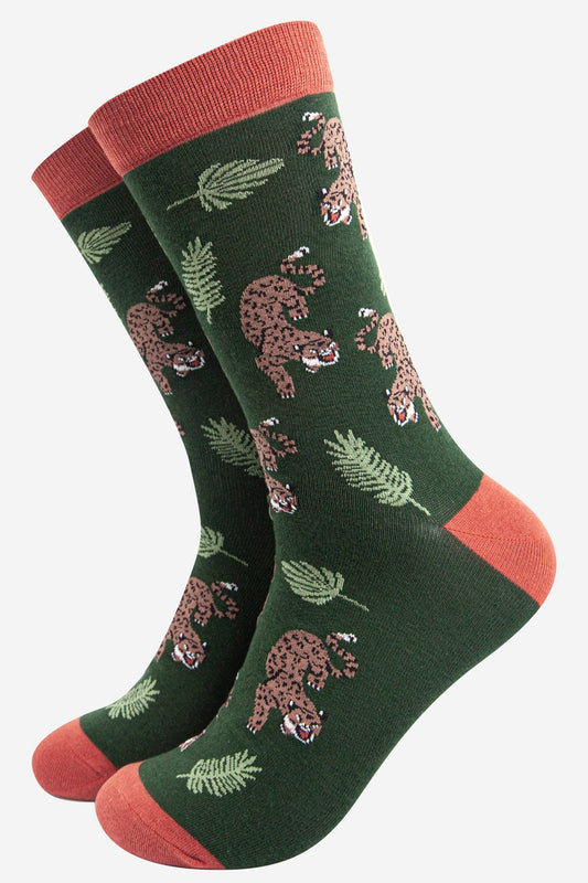 Prowling Cheetah Jungle Leaf Men's  Bamboo Socks