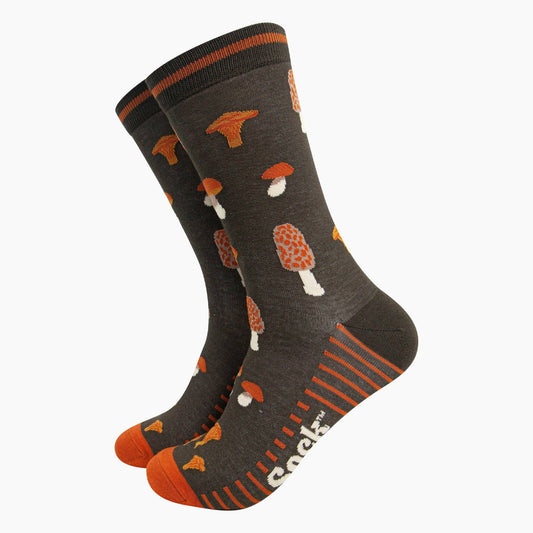 Mushroom Foraging Men's Bamboo Socks