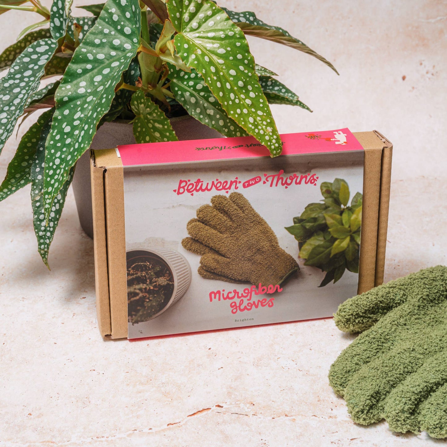 Microfibre plant cleaning and polishing gloves