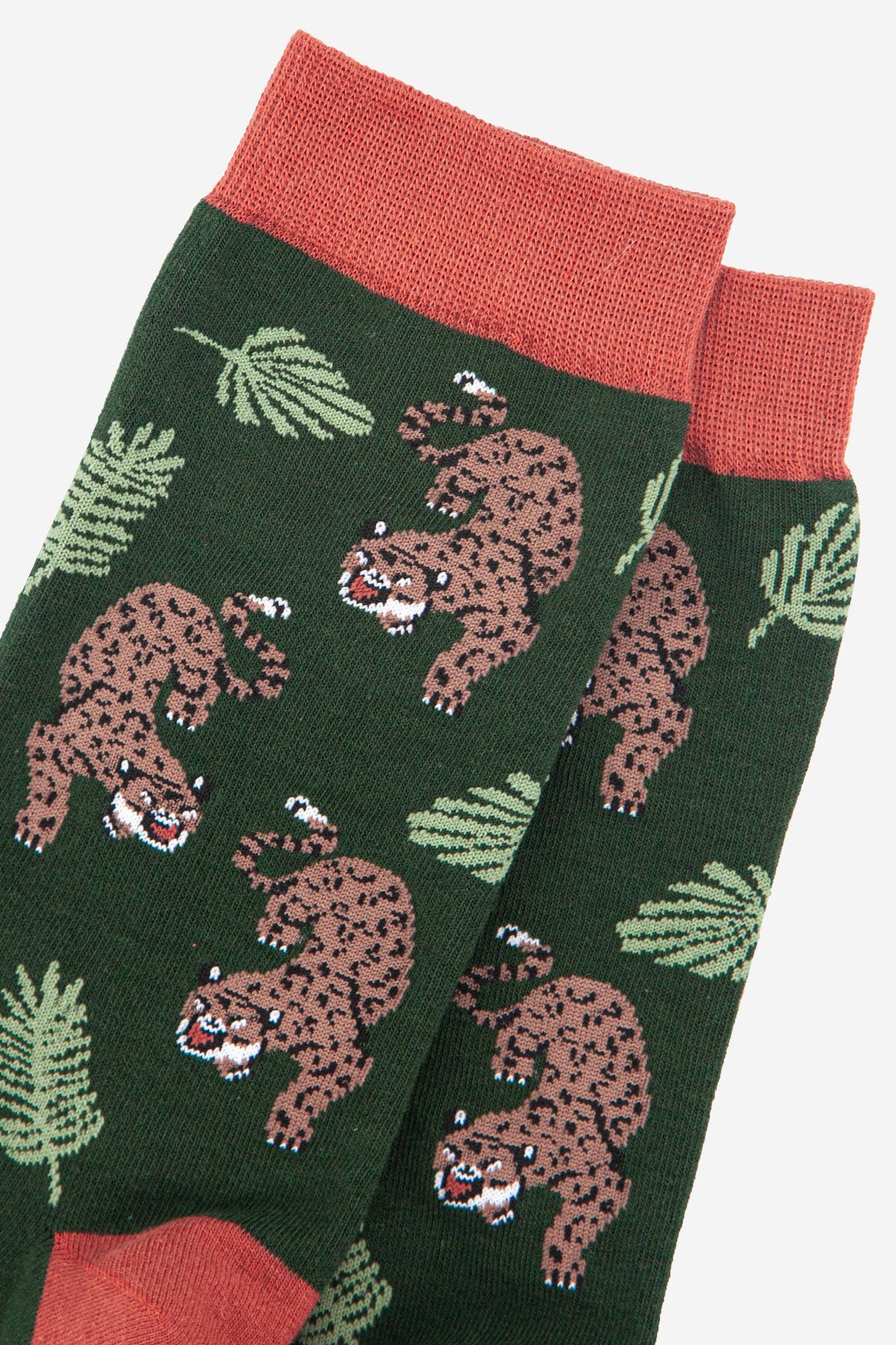 Prowling Cheetah Jungle Leaf Men's  Bamboo Socks