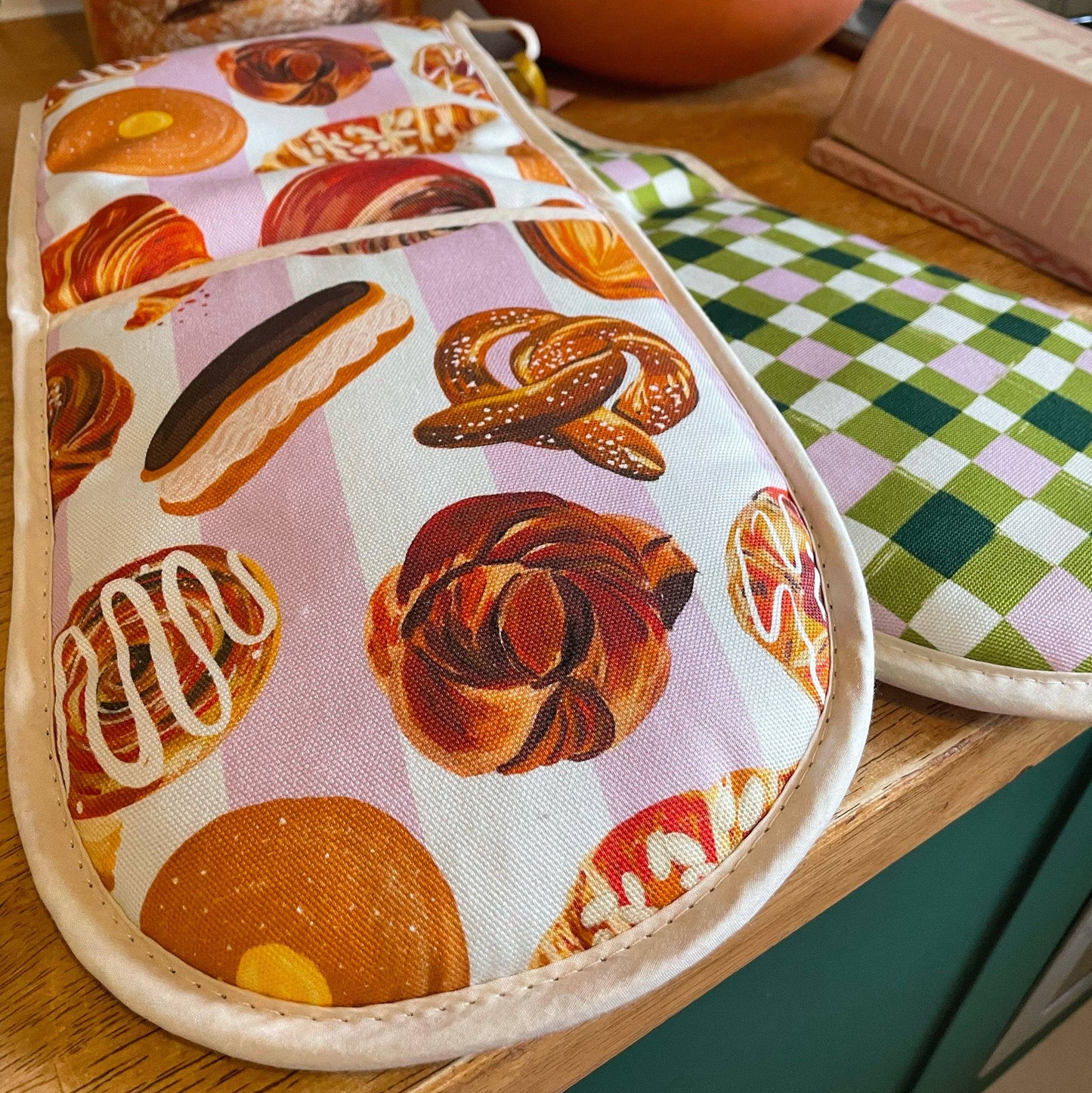 Bakery & Sweet Treats Organic Cotton Oven Gloves