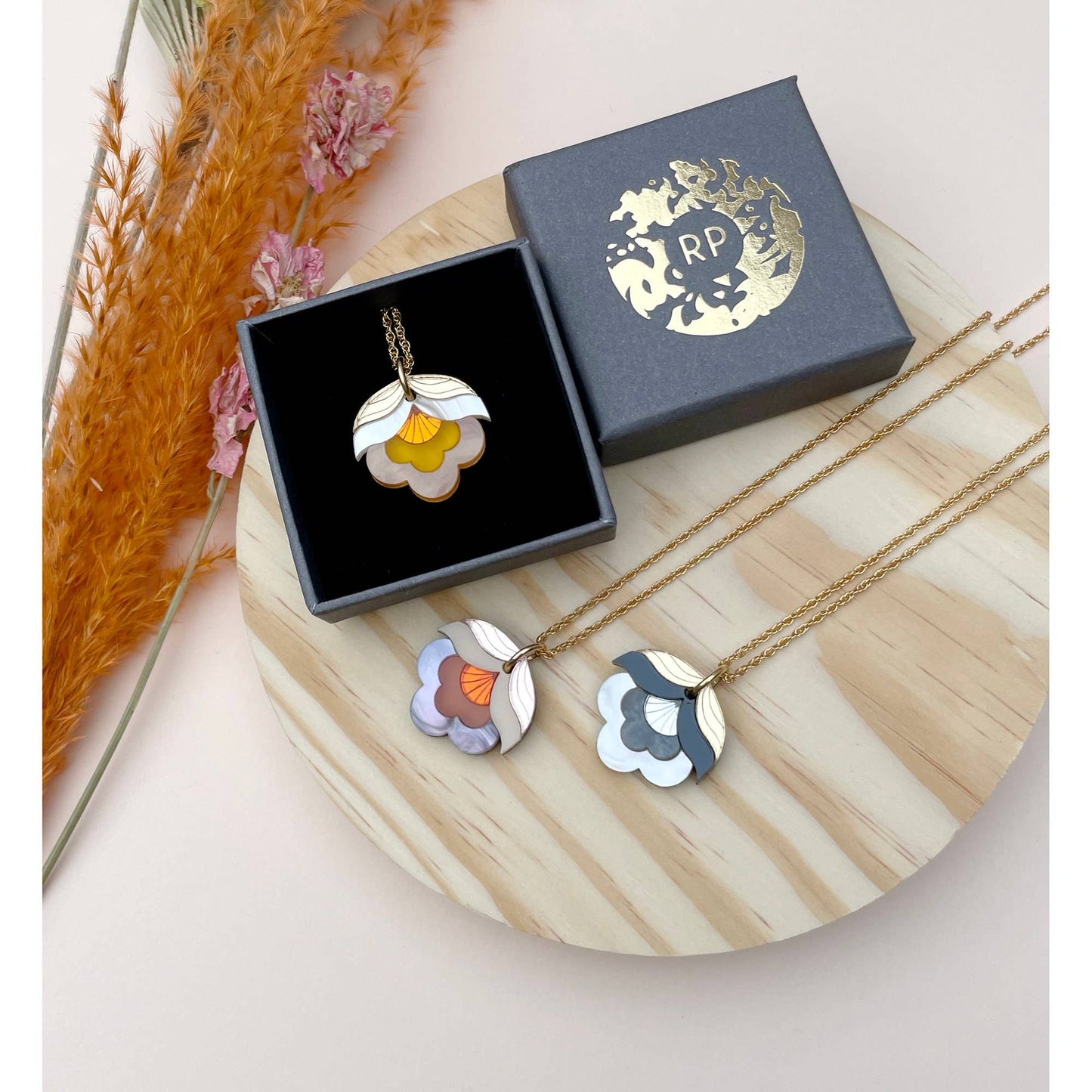 Anna Retro Flower Mini Pendant: Pink Sky