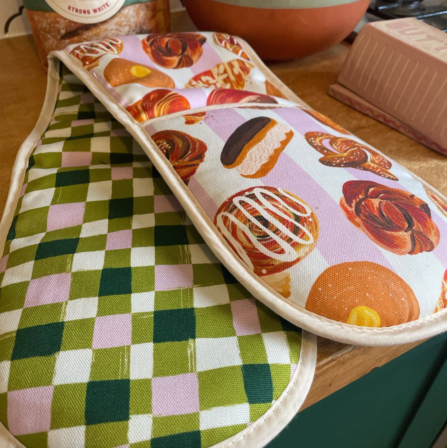 Bakery & Sweet Treats Organic Cotton Oven Gloves