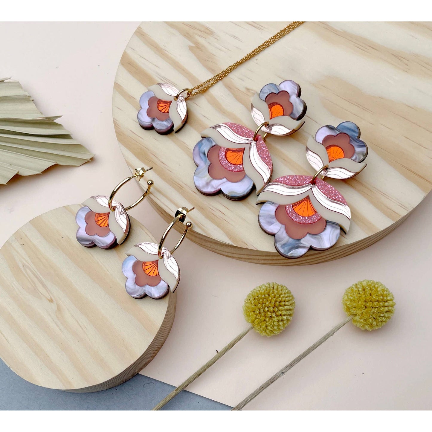 Anna Retro Flower Hoop Earrings: Pink Sky